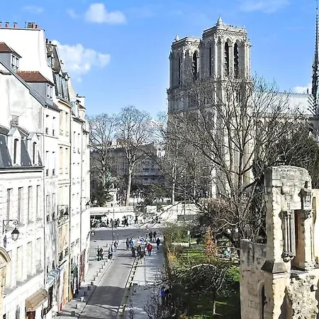 Appartamento Charming Two Bedroom At Notre - Dame Parigi