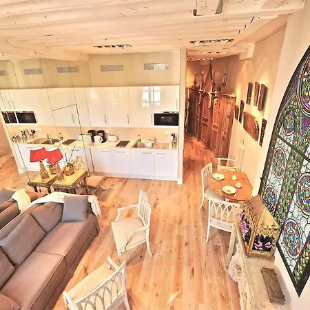 Charming Two Bedroom At Notre - Dame * Parigi