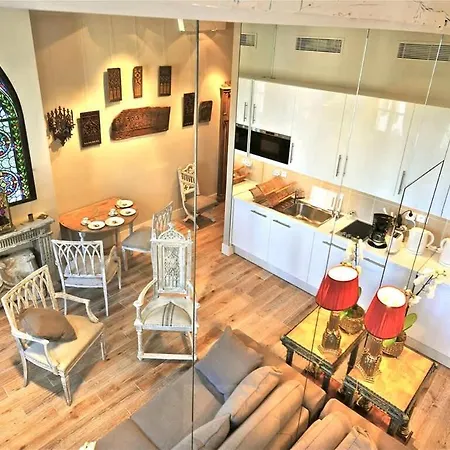 Charming Two Bedroom At Notre - Dame Apartment *