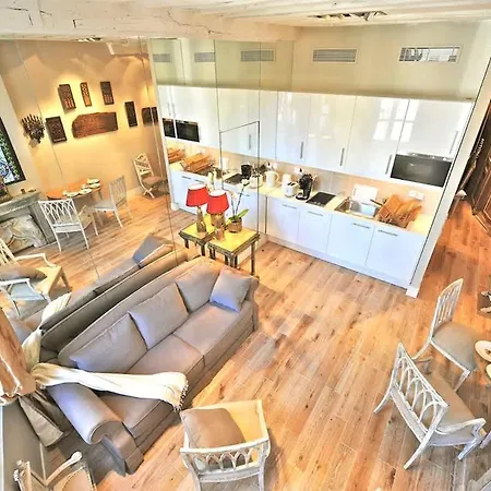 Charming Two Bedroom At Notre - Dame Apartment Paris