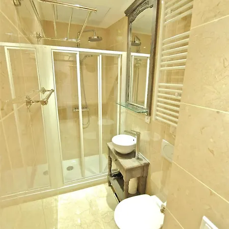Charming Two Bedroom At Notre - Dame Paris