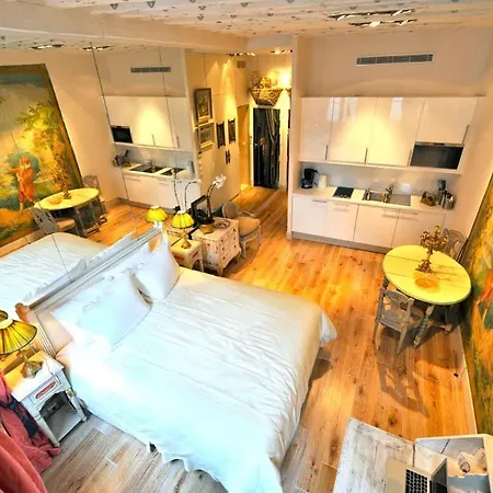 Charming Two Bedroom At Notre - Dame Paris