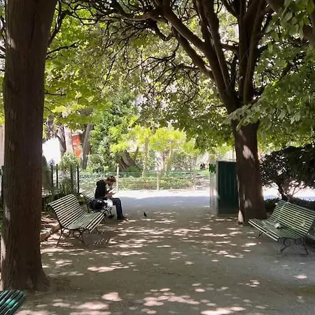 Apartment Charming Two Bedroom At Notre - Dame Paris